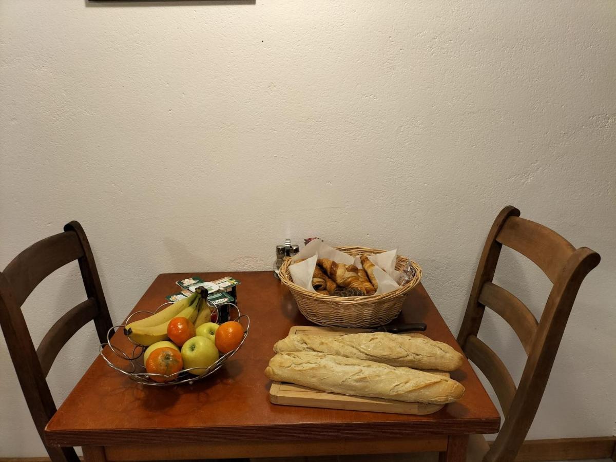 Bed and Breakfast Le Jardin Des Hirondelles Blanzaguet-Saint-Cybard Exterior foto