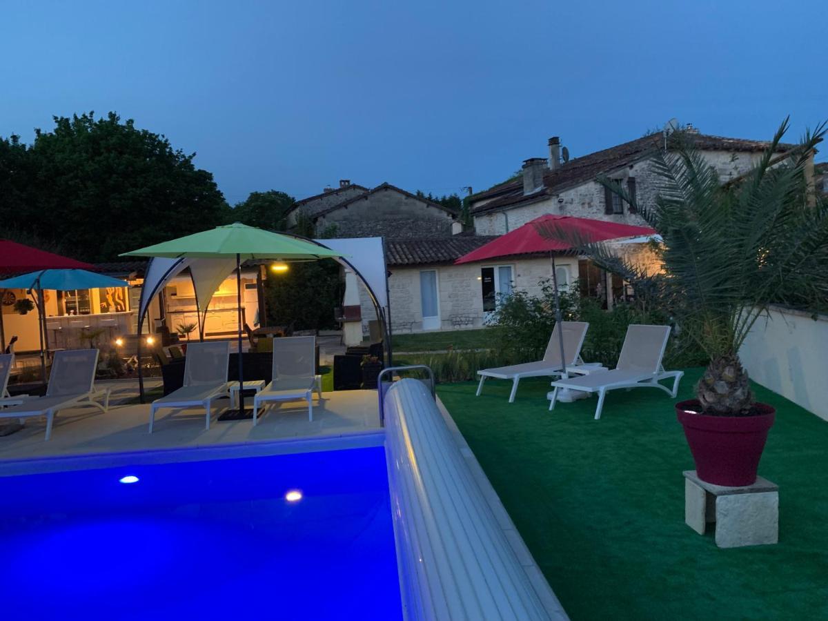 Bed and Breakfast Le Jardin Des Hirondelles Blanzaguet-Saint-Cybard Exterior foto