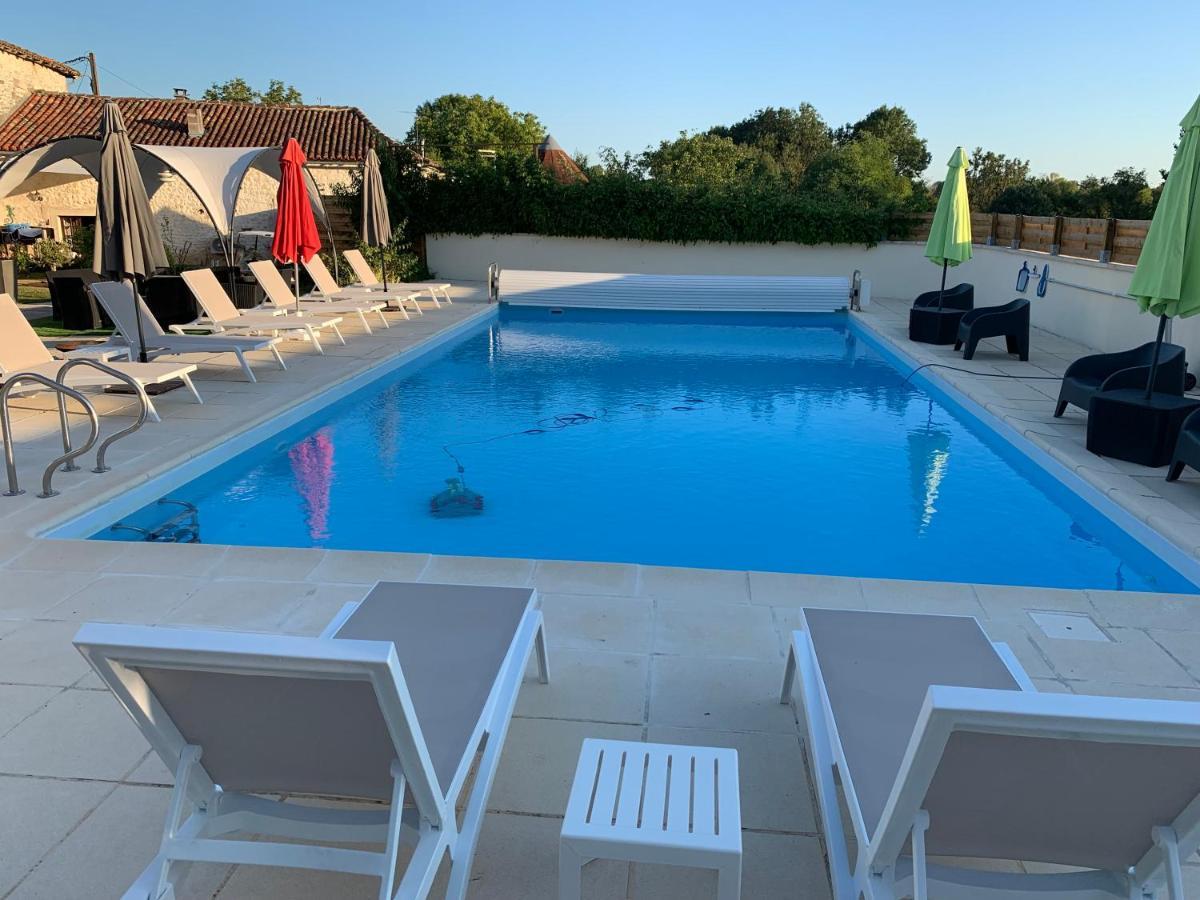 Bed and Breakfast Le Jardin Des Hirondelles Blanzaguet-Saint-Cybard Exterior foto