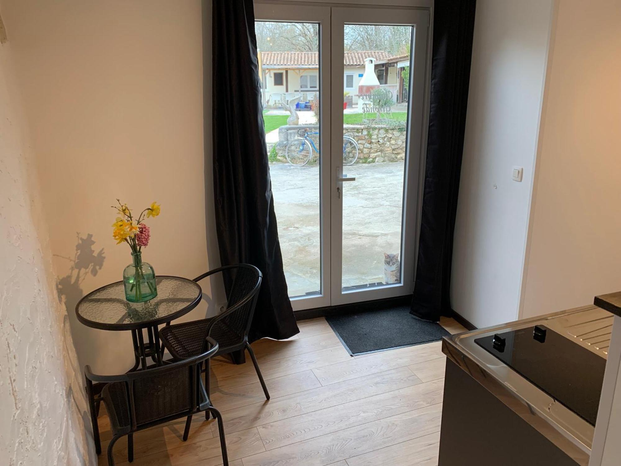 Bed and Breakfast Le Jardin Des Hirondelles Blanzaguet-Saint-Cybard Exterior foto